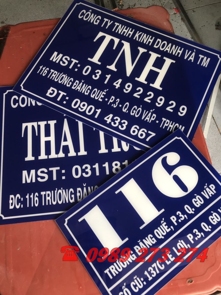 gia công bảng mica